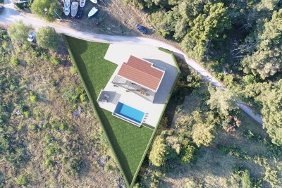 ISTRIEN, KAŠTEL – BAUGRUNDSTÜCK MIT RECHTSKRÄFTIGER BAUGENEHMIGUNG FÜR EINE LUXUSVILLA MIT POOL